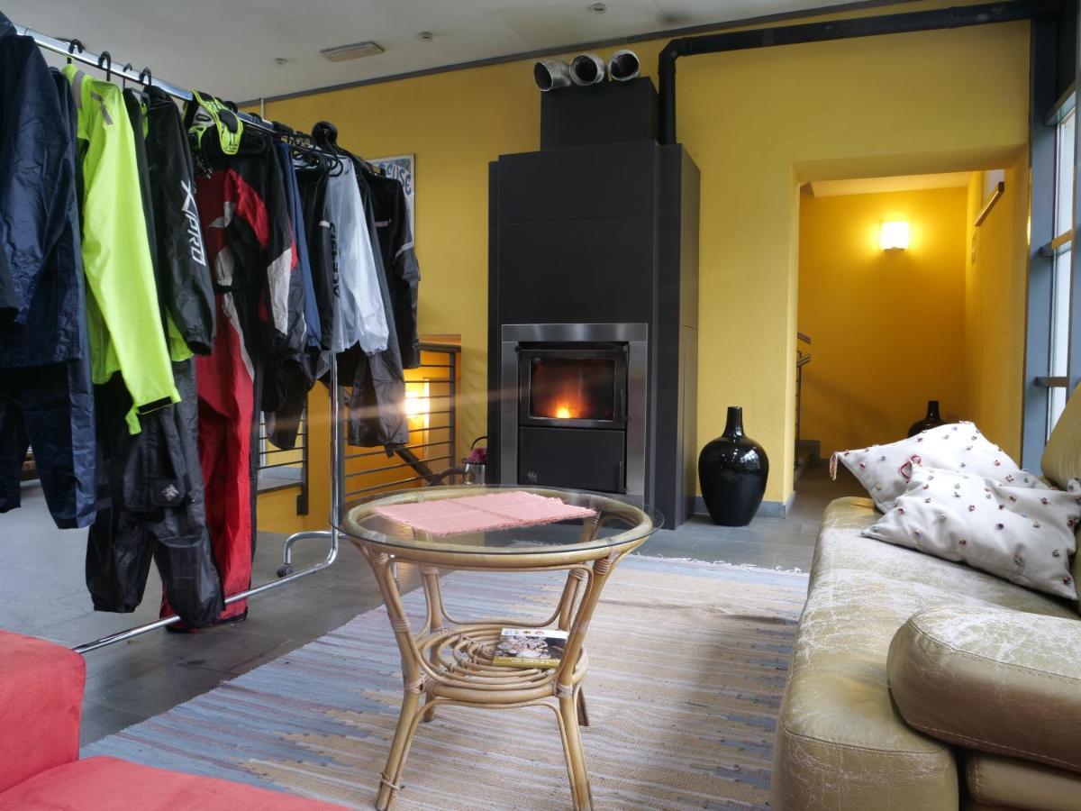 Hotel Cepina Albergo Incantato วัลดิซอตโต ภายนอก รูปภาพ