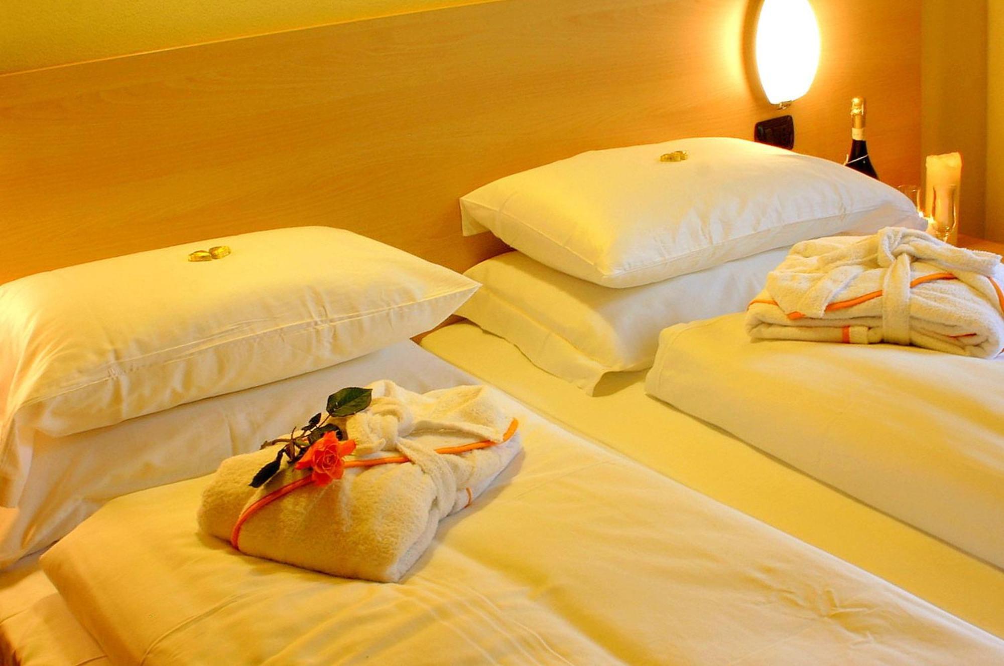 Hotel Cepina Albergo Incantato วัลดิซอตโต ภายนอก รูปภาพ