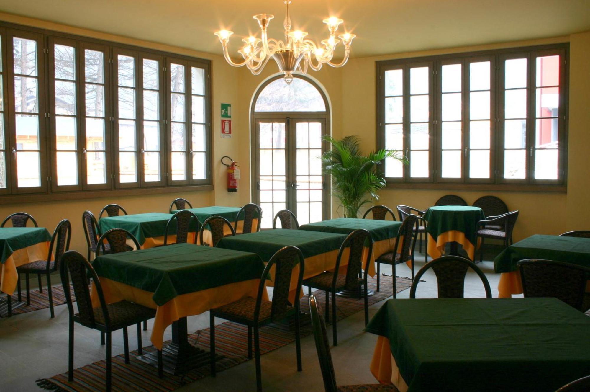 Hotel Cepina Albergo Incantato วัลดิซอตโต ภายนอก รูปภาพ